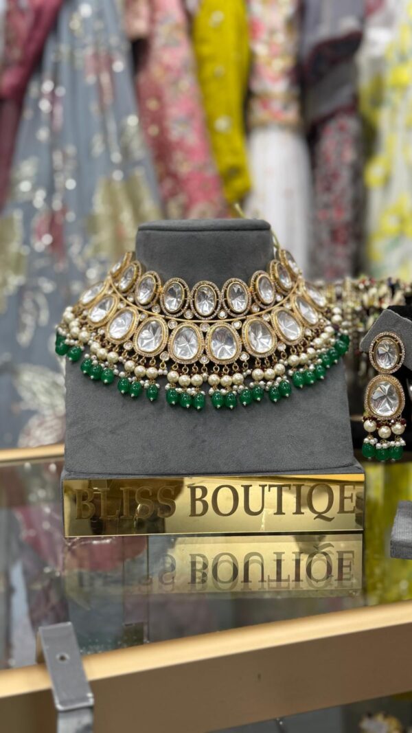pearl choker