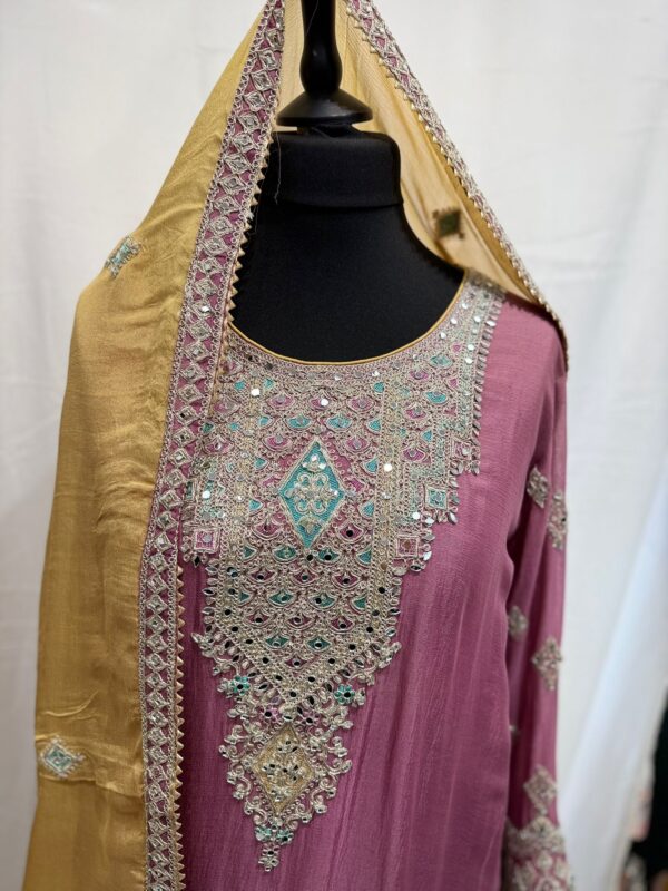 Ladies Suit - Image 3